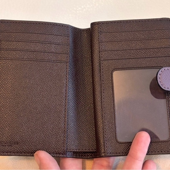 COACH Purple Pebbled Leather Snap Continental Wallet EUC - Picture 8 of 8